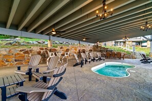 Unclassified image, 4 of 23, button - Bluff Mountain Suite | Romantic Escape, Epic Amenities (Sevierville)