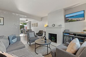Smart TV - 5*/Parking/5 Walk To Minute to Beach/Family Friendly (La Jolla)