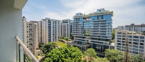 Apartment, 2 Bedrooms, Accessible, Smoking | Property grounds