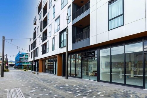 2 Bedrooms Apprtmt Plus Underground Parking in CBD