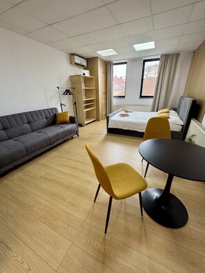 Unclassified image, 5 of 24, button - Charming 1-Bedroom apartment with AC in center of Cluj-Napoca (Cluj-Napoca)