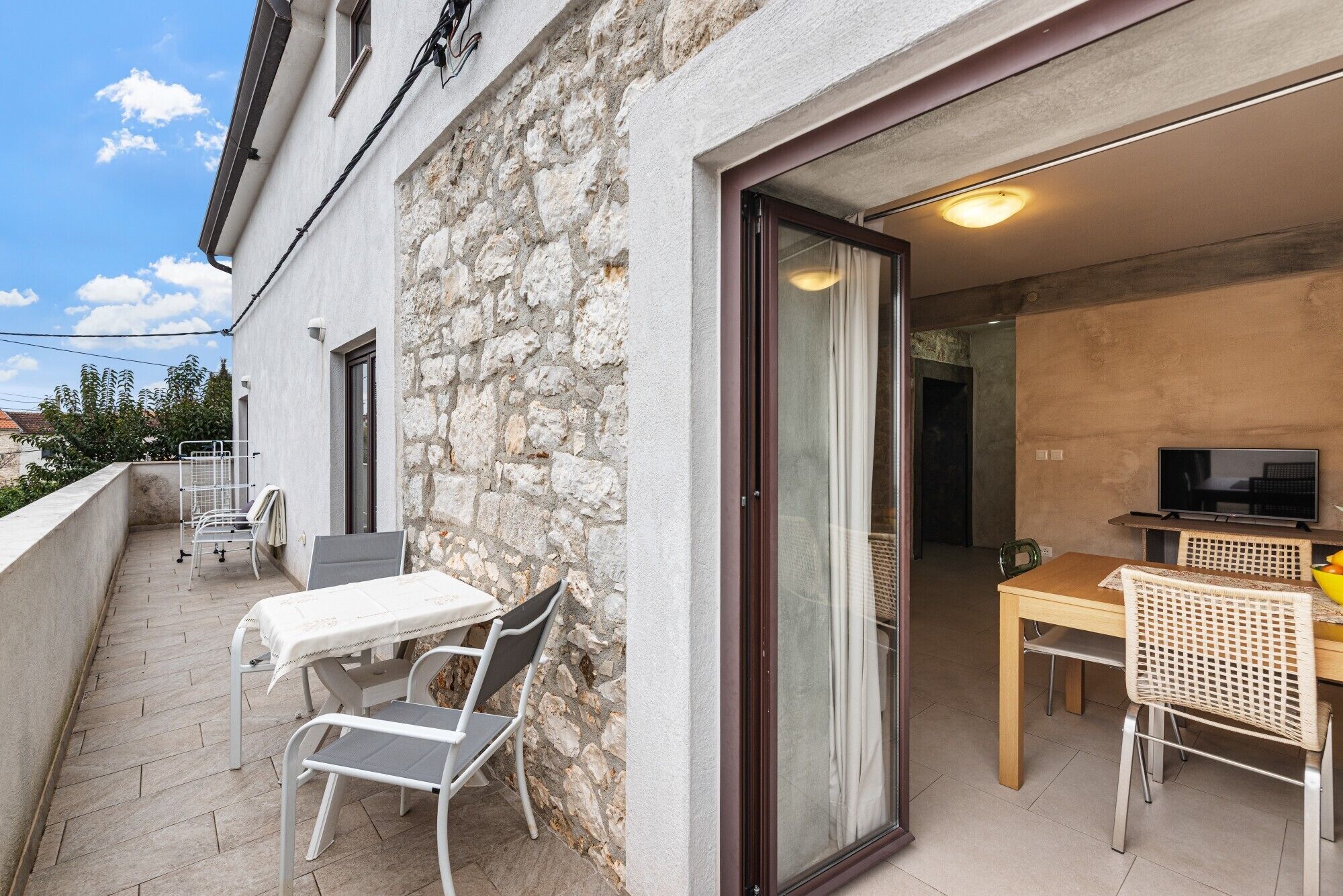 تناول الطعام بالخارج