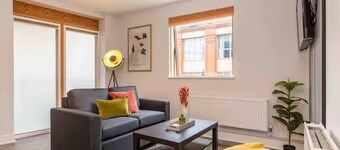 Central 1-bed Apartment With Free Parking & Wifi