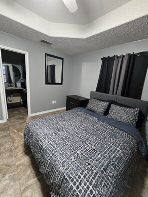 3 chambres, fer et planche à repasser, Wi-Fi, literie fournie