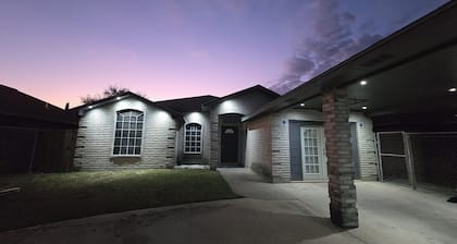 3BR/2BA House close to Starbase, LotX, Airport, LNG, Port Of Brownsville