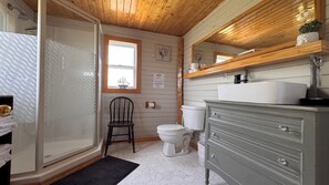 Hus, 3 soverom, balkong | Bad