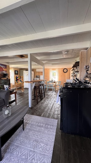 House, 3 Bedrooms, Balcony | Dining room - The Glavine Getaway! (Fortune Harbour)