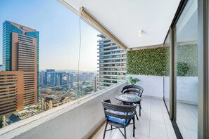 Outdoor dining - Luz de Kennedy - 1D, Wifi, Mall & Parking (Las Condes)