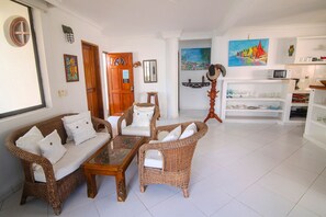 Classic House, Garden View, Beachside | Living area