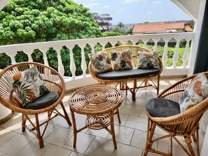 Property grounds - Private rooms in a Villa - Abidjan, Ivory Coast (Abidjan)