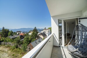 Comfort Condo | Living area