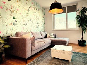 Comfort Apartment, City View | Living area