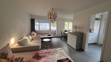 Apartment, 2 Bedrooms | Living area