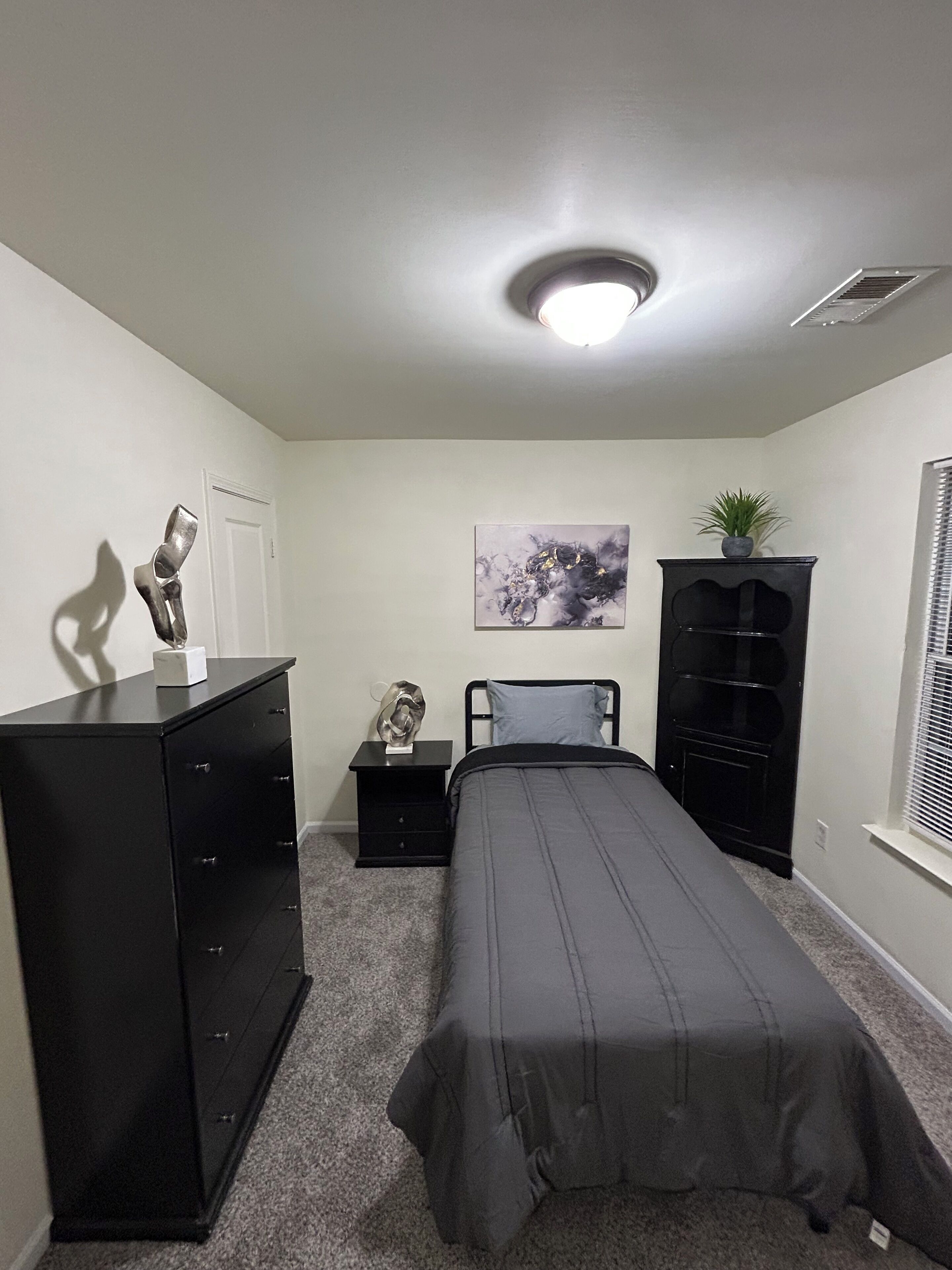 4 bedrooms, WiFi, bed sheets