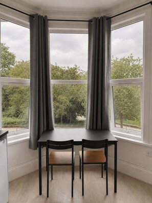 Studio Deluxe, 1 lit double | Vue depuis l’hébergement