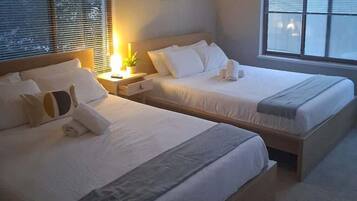 2 habitaciones, escritorio, tabla de planchar con plancha y wifi