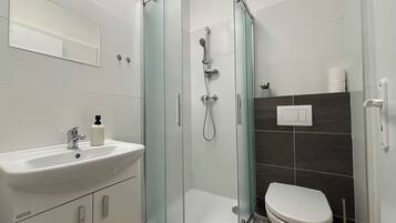 Klassieke driepersoonskamer, niet-roken | Badkamer