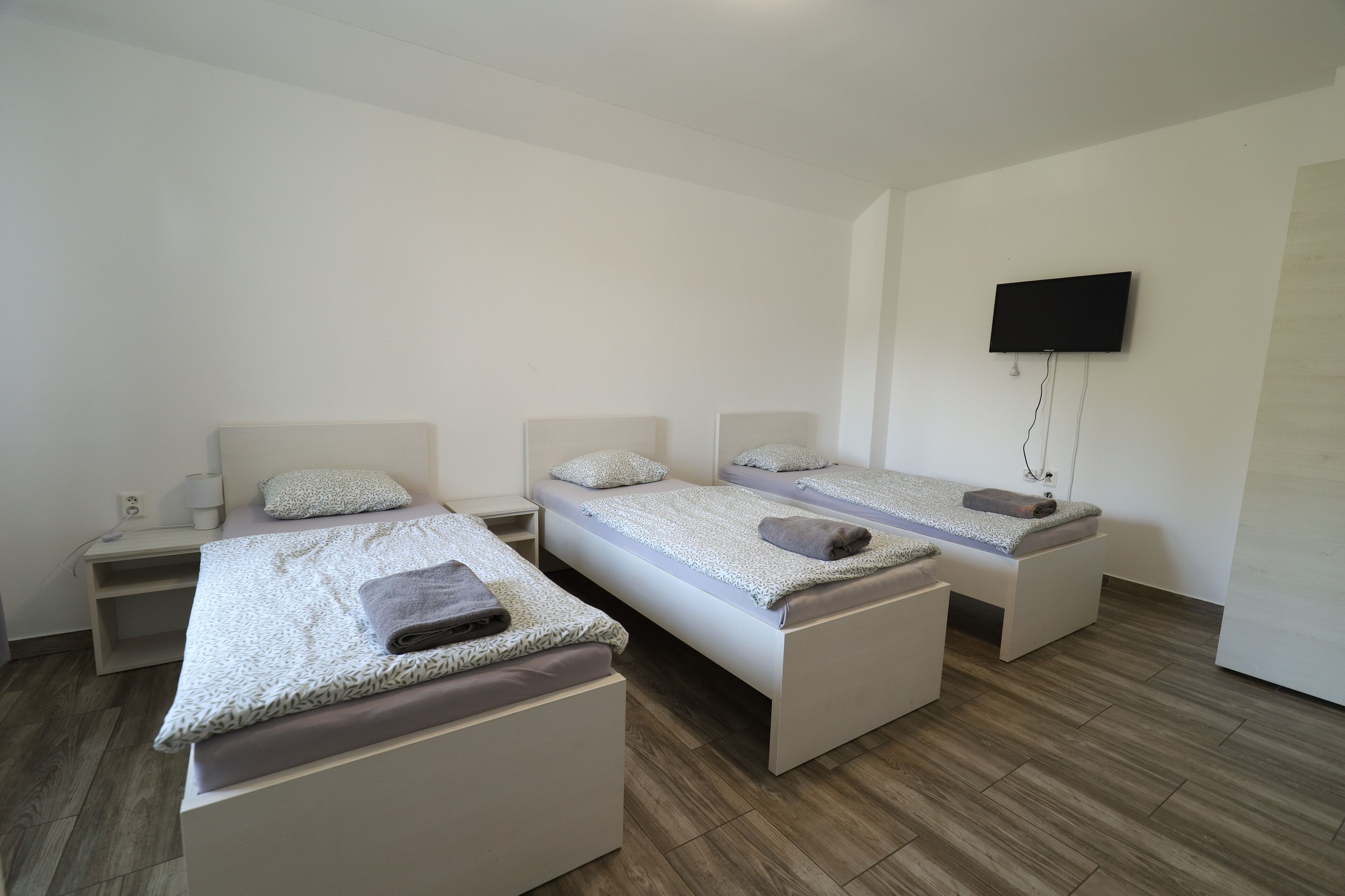 Habitación triple clásica, para no fumadores | Escritorio, espacio para trabajar con laptop y wifi gratis 