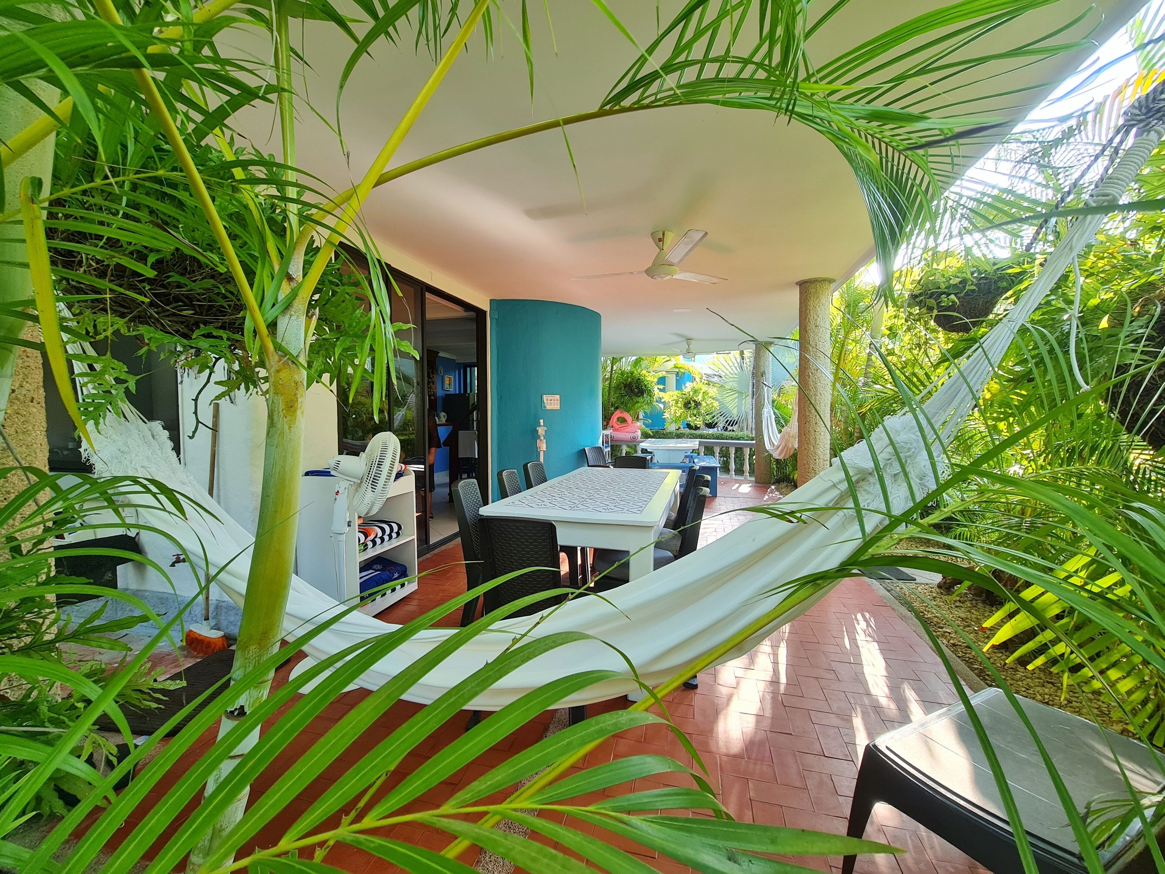 Family Cabin, Non Smoking, Beachside | Outdoor dining