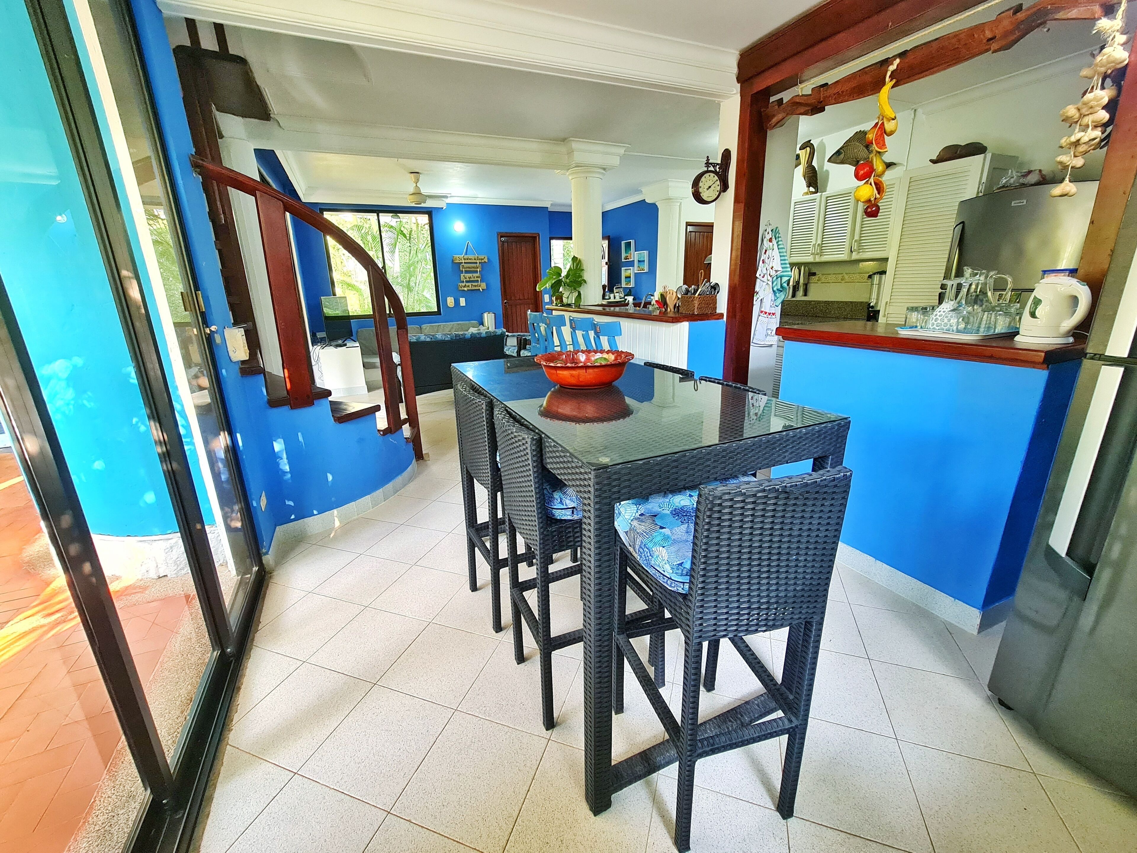 Family Cabin, Non Smoking, Beachside | Dining