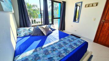 Family Cabin, Non Smoking, Beachside