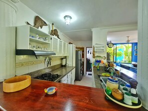 Family Cabin, Non Smoking, Beachside | Private kitchen | Stovetop