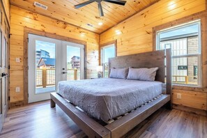 5 bedrooms, desk, travel cot, free WiFi - Relaxing 5BD POOL Lodge| Theater + Hot Tub + Games (Sevierville)