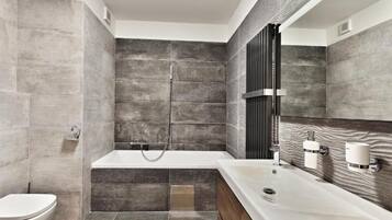 Apartment with a small sauna and bathtub AP3 | Kylpyhuone