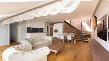 Attic apartment with 2 bedrooms, a sauna, and a shower AP5 | Living area
