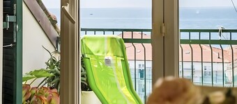 Alda's Home: Sea View Retreat