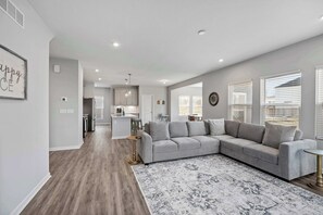 Televisión y oficina 