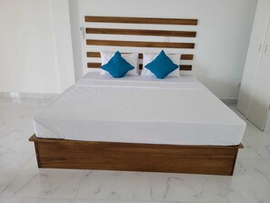 9 slaapkamers, internet, beddengoed