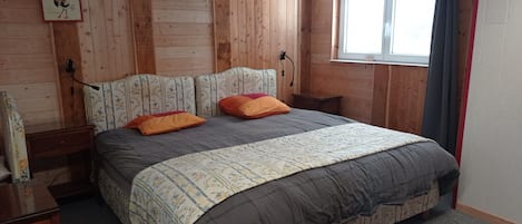 1 habitación y ropa de cama