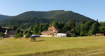 Guest Room 'Chalet Des 3 Pins - Étincelles' with Shared Terrace and Garden