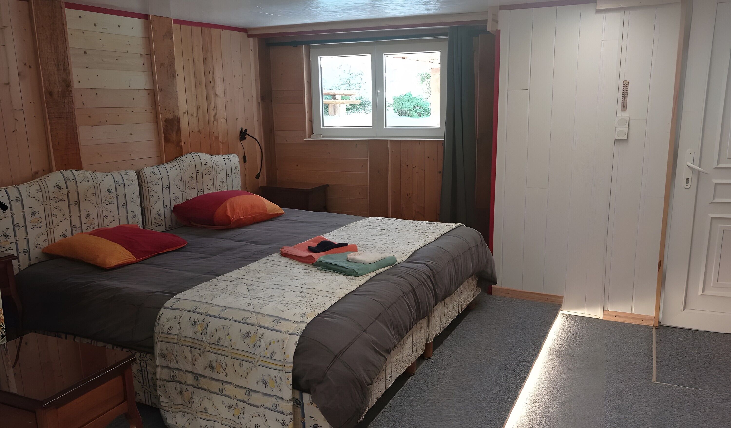 1 habitación y ropa de cama 