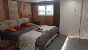 1 habitación y ropa de cama