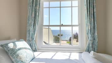 2 bedrooms, individually decorated, individually furnished, free WiFi