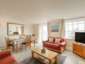 Living area - Ocean Wave (Weymouth)