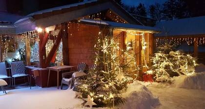 Guest Room "Chalet Des 3 Pins - Lumière" with Mountain View, Shared Terrace and Wi-Fi