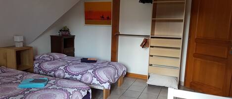 1 habitación, wifi y ropa de cama