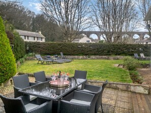 Outdoor dining - Broadsands (Paignton)
