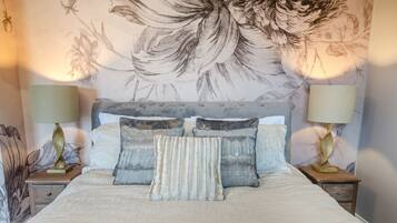 5 bedrooms, individually decorated, individually furnished, free WiFi