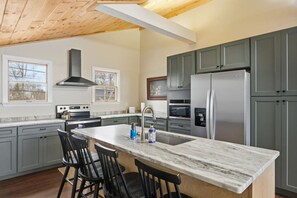 Fridge, microwave, oven, stovetop - Covey Cottage • Waterfront Retreat w/ 4 Queen Beds (Belmont)