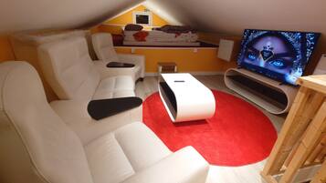 Villa, 4 chambres, balcon, vue jardin | Salle de séjour