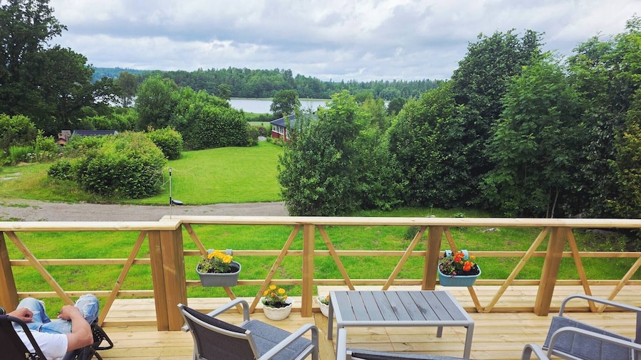 Spacious Lakefront Villa in Alingsås - Perfect for Large Groups!
