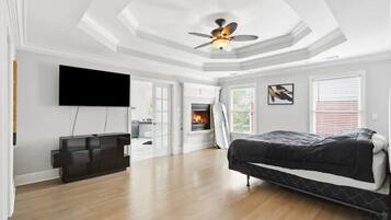 Escritorio, wifi y ropa de cama