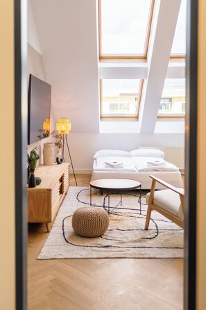 อพาร์ทเมนท์, เตียงควีนไซส์ 1 เตียง และโซฟาเบด, ห้องครัว, วิวเมือง | ผ้าม่านกันแสง, เตารีด/โต๊ะรีดผ้า, Wi-Fi ฟรี