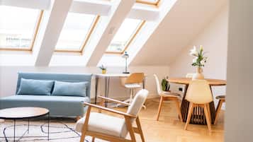 Apartamento, 1 cama Queen e sofá-cama, cozinha, vista para a cidade | Parte interna