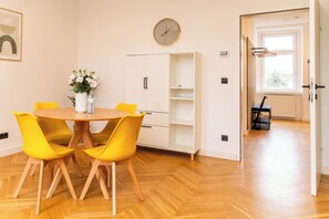 Apartamento, 1 cama de matrimonio con sofá cama, cocina, vistas a la ciudad | Restauración