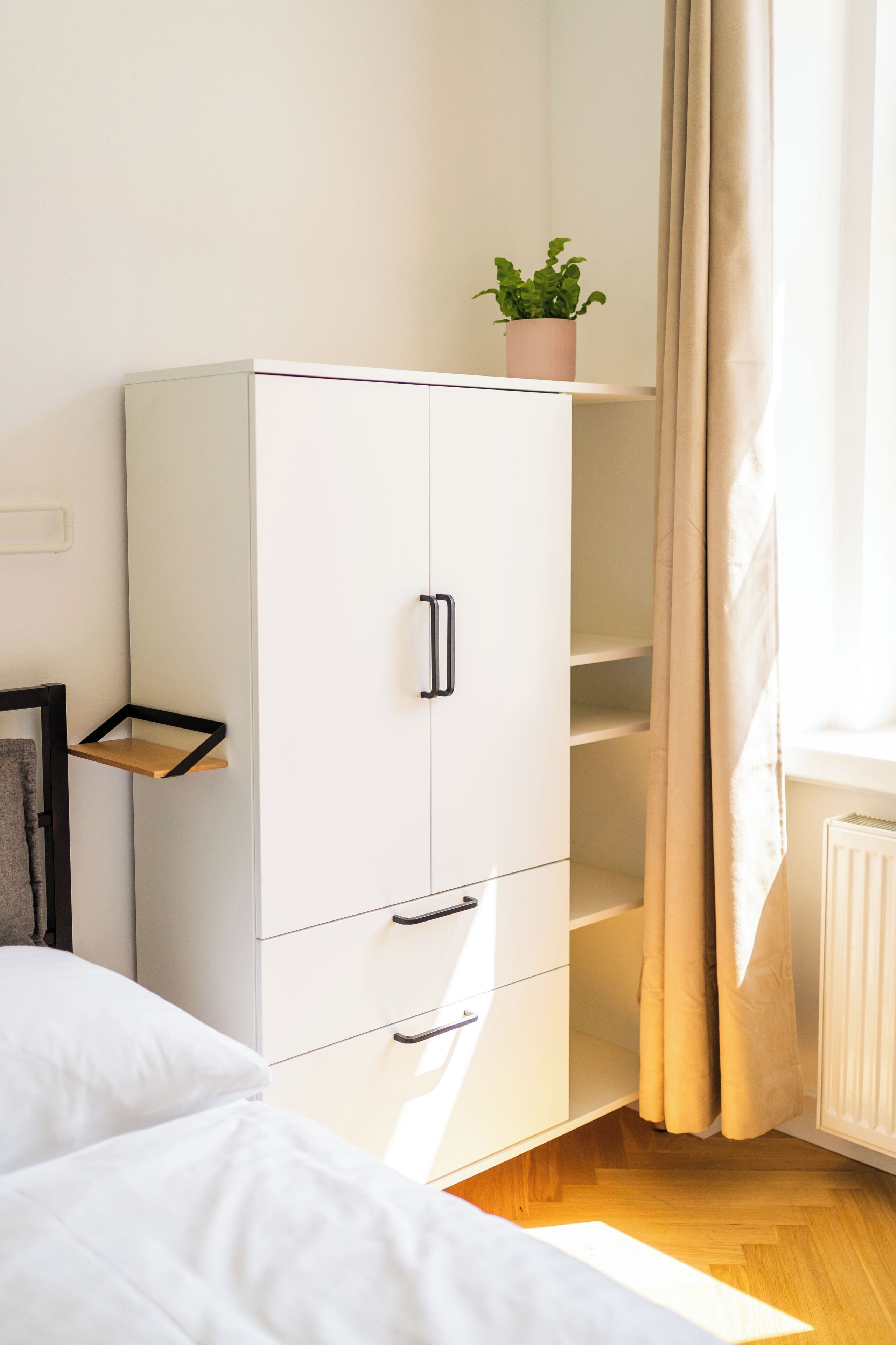 อพาร์ทเมนท์, เตียงควีนไซส์ 1 เตียง และโซฟาเบด, ห้องครัว, วิวเมือง | ผ้าม่านกันแสง, เตารีด/โต๊ะรีดผ้า, Wi-Fi ฟรี